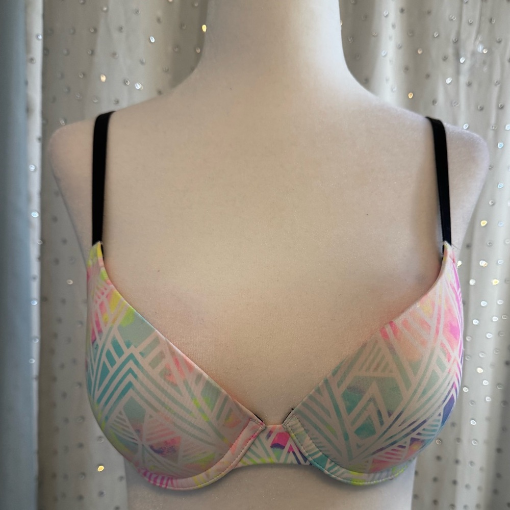 Pink by Victoria's Secret Pastel Geometric Bra